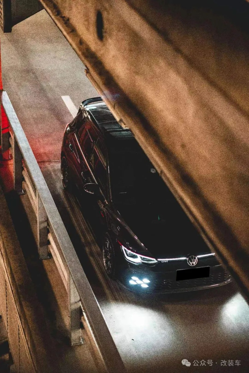 走街风的大众8代高尔夫GTI，一切都拿捏得恰到好处