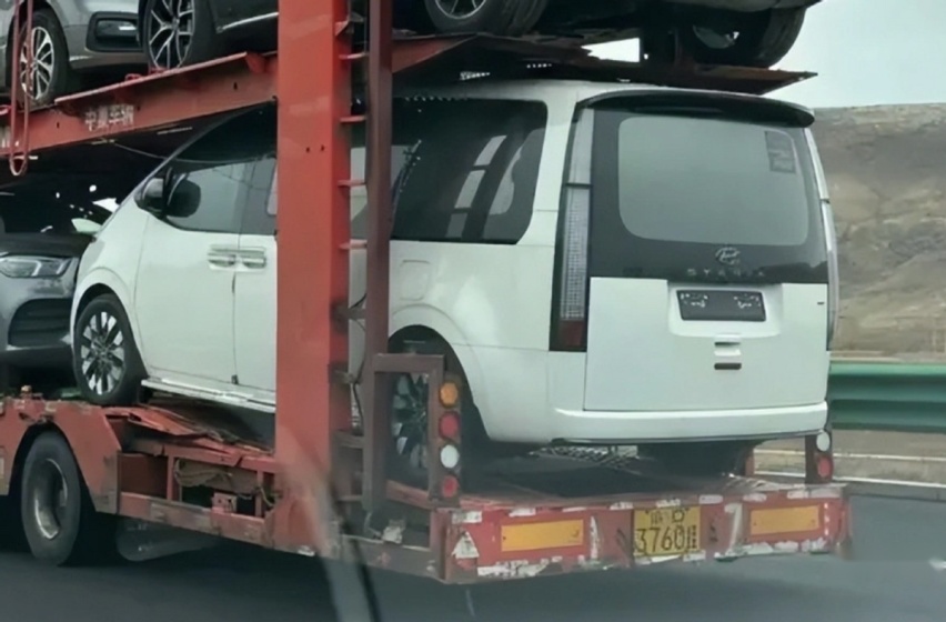 韩版“高铁头”MPV，2024款现代Staria海外预售