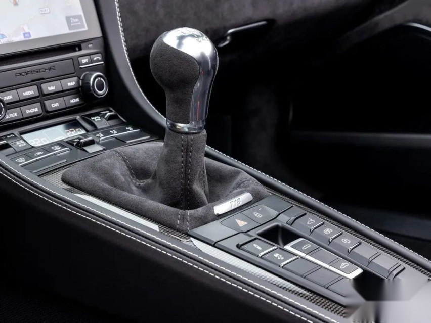 4.0L自吸+6挡手动，外媒抢先测718 GTS，评价是..