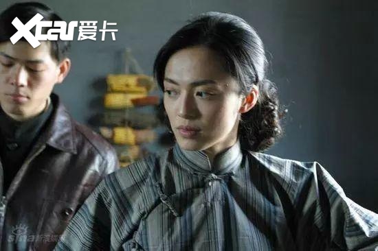 2010年出演《潜伏》获得巨大反响,获得第2届华鼎奖电视剧盛典最佳女