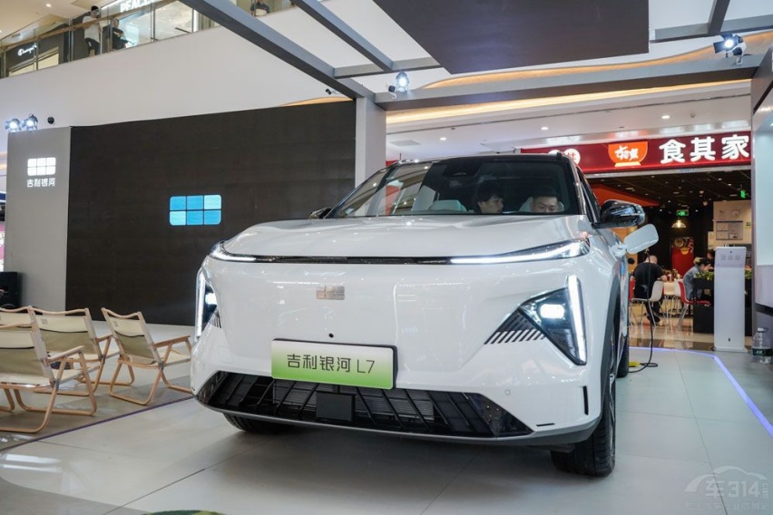 三款“7”字辈新能源车 谁最值得年末抄底？