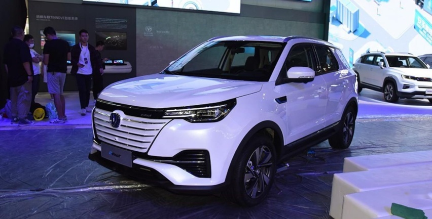 续航605km，补贴后15.99万起，长安CS55纯电版上市