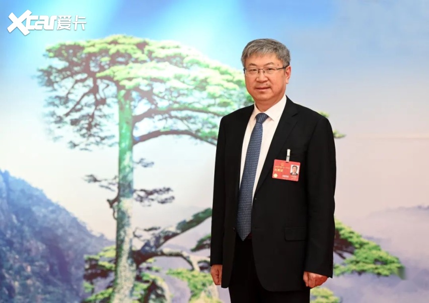 在此背景之下,全国人大代表,奇瑞控股集团党委书记,董事长尹同跃在