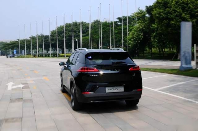 试驾AION V Plus充电5分钟就能续航207km？堪称空间魔术师