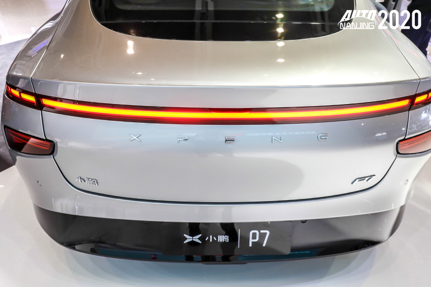 小鹏P7、全新路虎卫士、奥迪S4、两厢思域、宝马i8全新亮相
