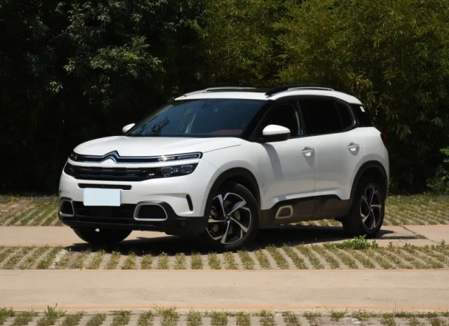 雪铁龙天逸C5 AIRCROSS新增一款共创版车型 售价16.87万元