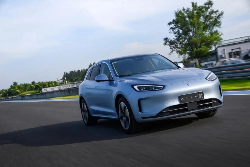 特斯拉Model Y来到20万级，哪些纯电SUV慌了？