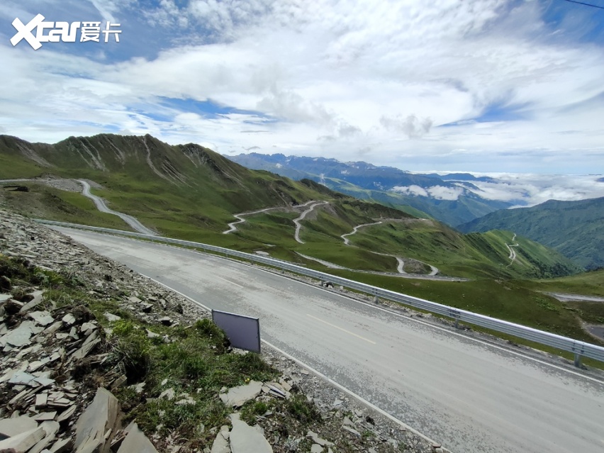 重走长征路，驱车翻越正修路的夹金山是什么感觉？