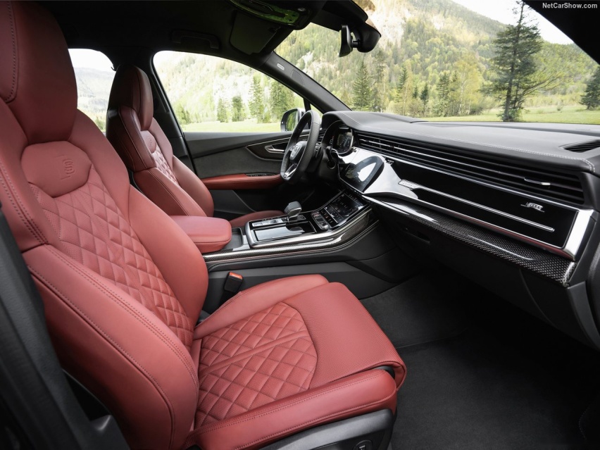 奥迪全新SQ7发布 4.0T V8发动机性能强悍