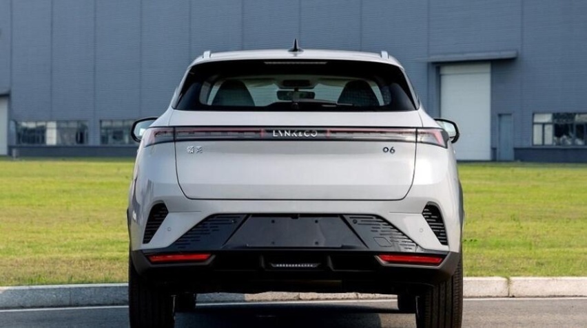 高颜值插混SUV！或售18万元起，领克新车型06 EM-P内饰官图发布