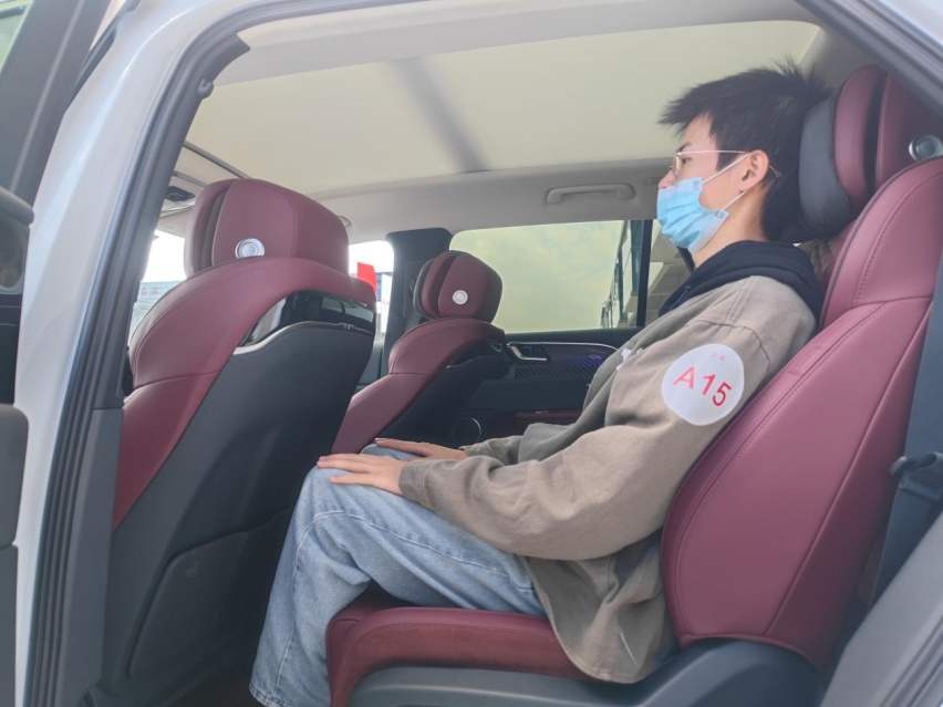 中国豪车天花板跑赛道，真有这么刺激？