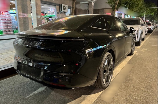 【E汽车】极氪007入门车型曝光