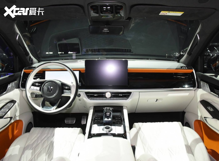实拍坦克500 PHEV，带电后，豪华与硬派的结合更有意义了