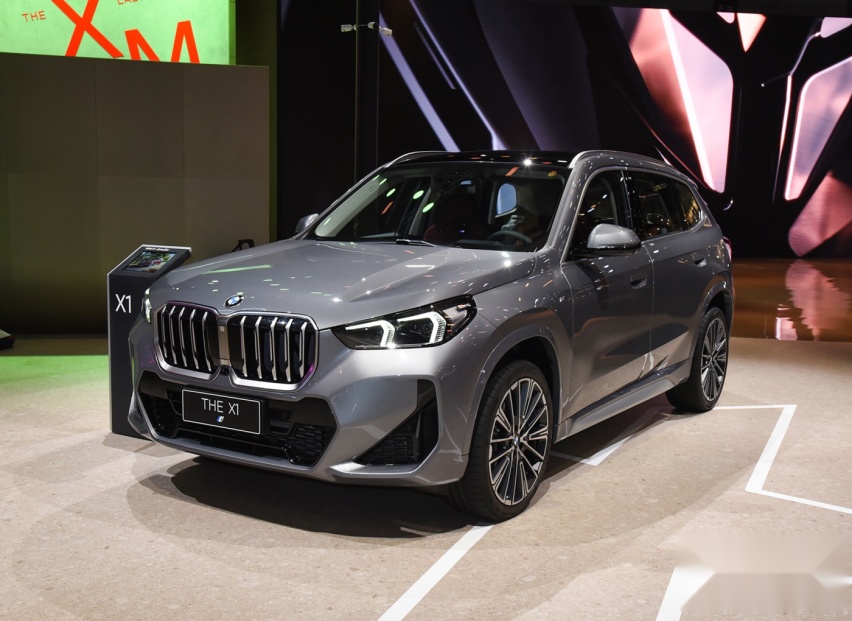 谁最值得买？凯迪拉克GT4、宝马X1、林肯冒险家同台，看完有答案