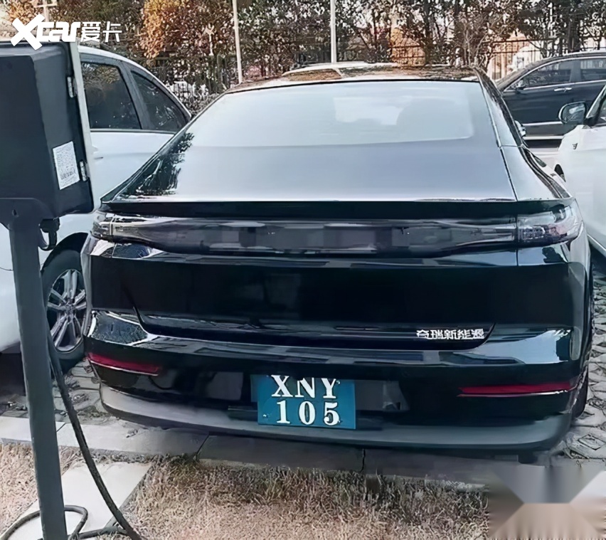 疑似瑞腾RT-1实车曝光，外观内饰全照搬！网友：杂货铺？