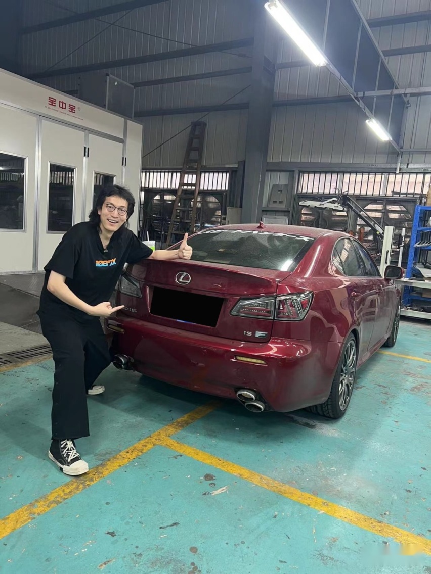 移植了5.0 V8机器的雷克萨斯IS300，这是给宝宝的见面礼？