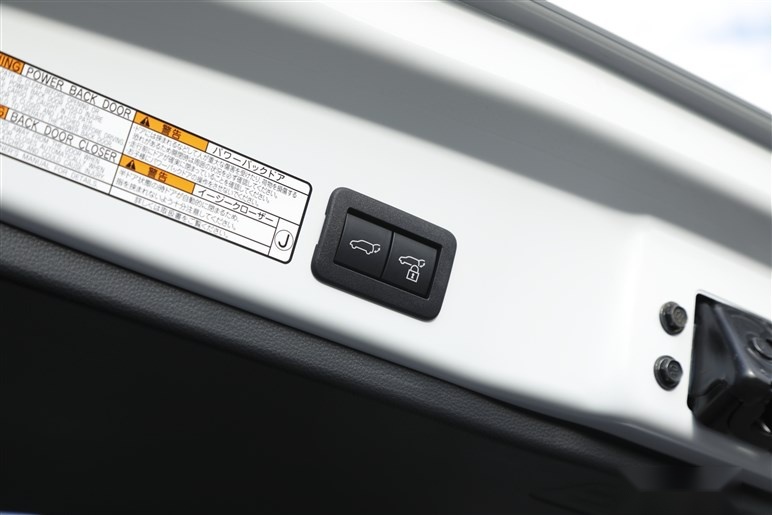1.8L混合动力卖17万的丰田SUV，图解丰田卡罗拉CROSS