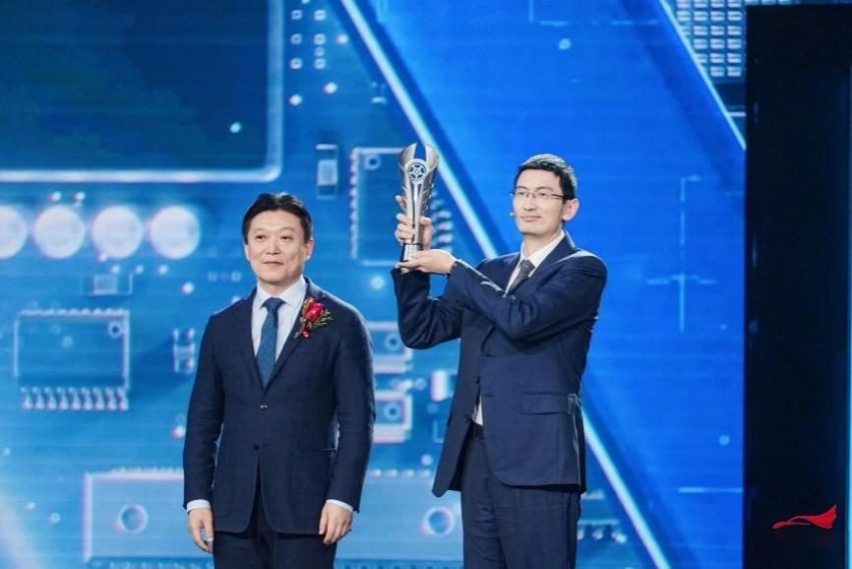 上汽奥迪A7L荣获《中国汽车风云盛典》最佳操控车