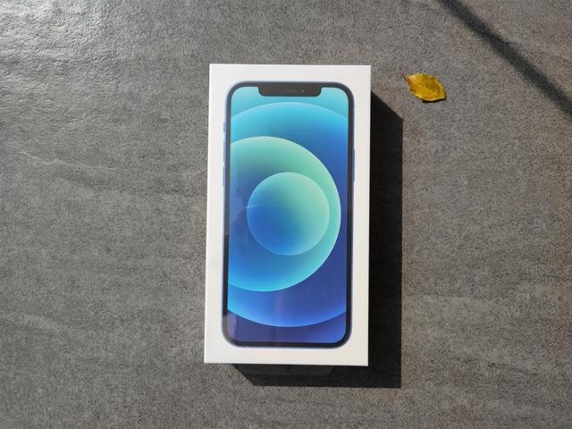 首批iPhone 12开箱验货：爷青回！默秒全？