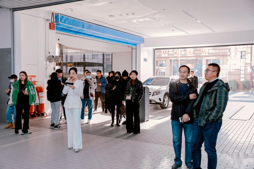 星光耀目，共驰未来，济南鹏龙金阳光奔驰全福店媒体见面会圆满落幕