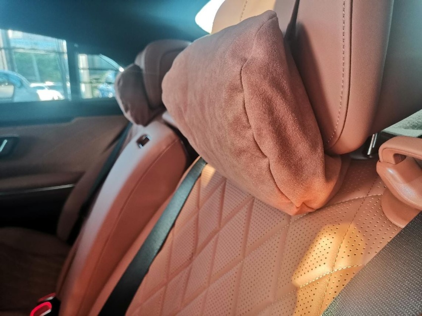 实拍奔驰S级S500L 4MATIC，车长超5米3，一坐进去就舍不得下