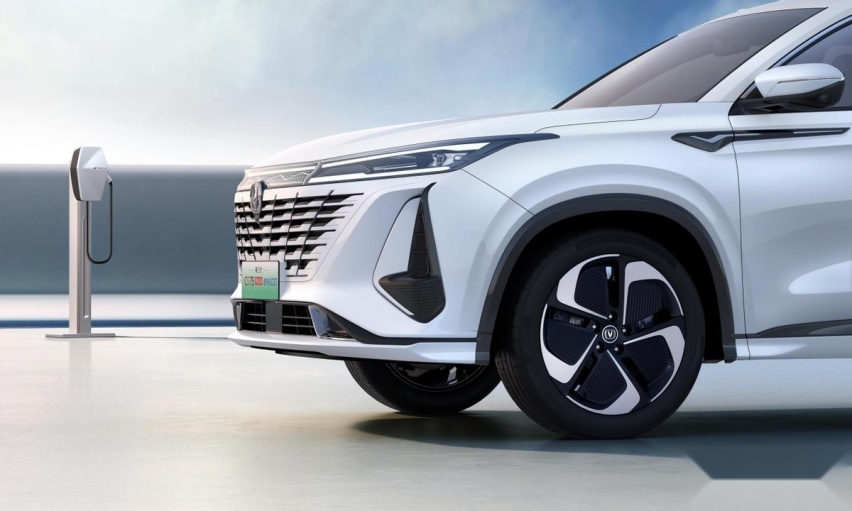 砥砺前行的长安CS75家族，迎来了iDD智电新成员