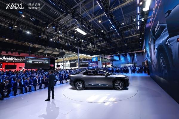 全球首款量产可变新汽车发布，长安汽车交出北京车展时代答卷