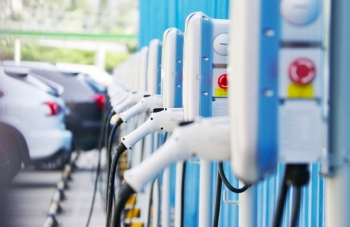 百万级电动超跑的800V“门槛”