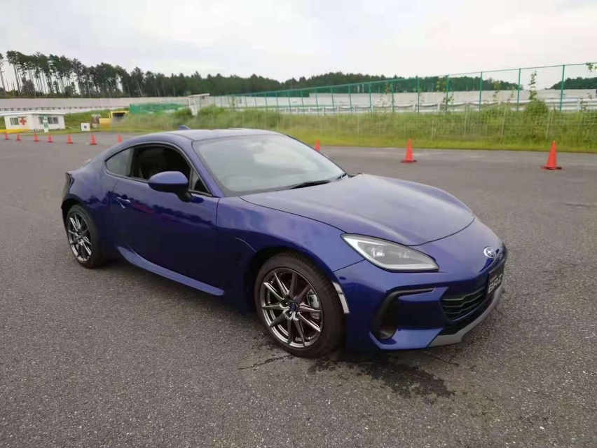 搭载2.4L发动机，百公里加速5.7秒，斯巴鲁全新BRZ正式开卖