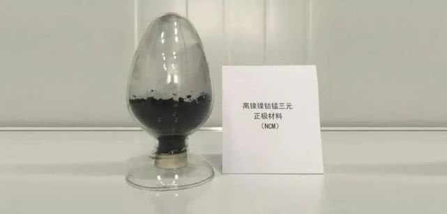 动力电池期盼奇点时刻：石墨烯刀片无钴电池三大技术路线同迎突破
