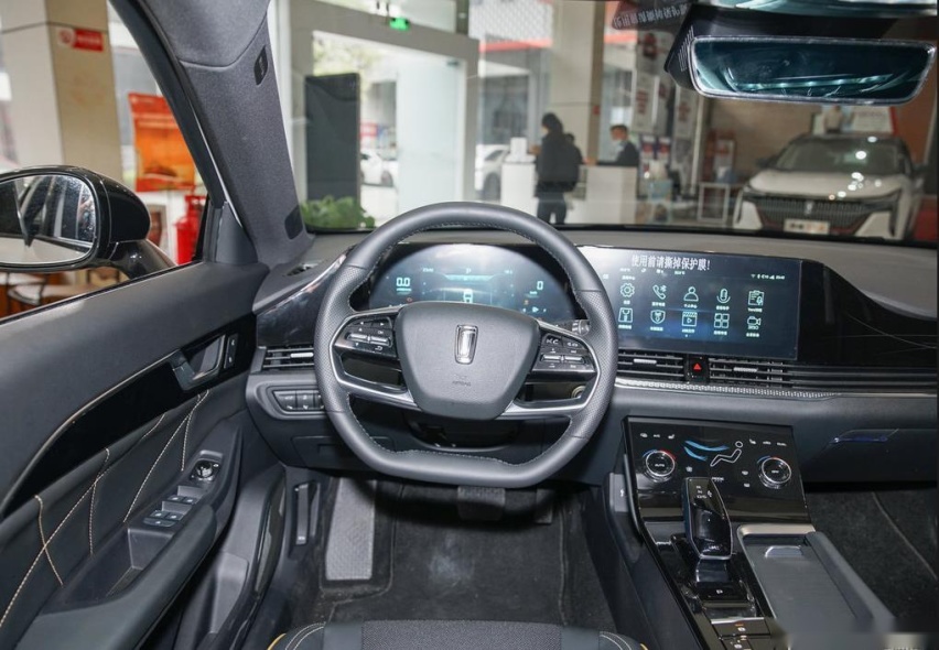 奔腾B70S真的是换标马自达CX-4吗？三大件对比合资车