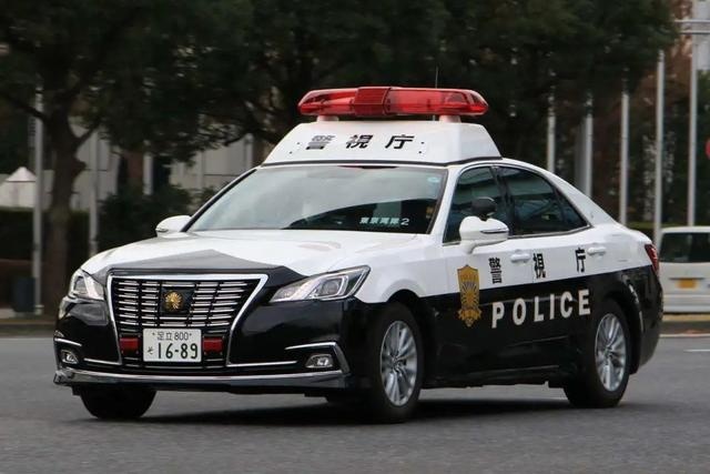 日本交警又双叒开上跑车了？“恶魔Z”SUV版来了？K哥文话！