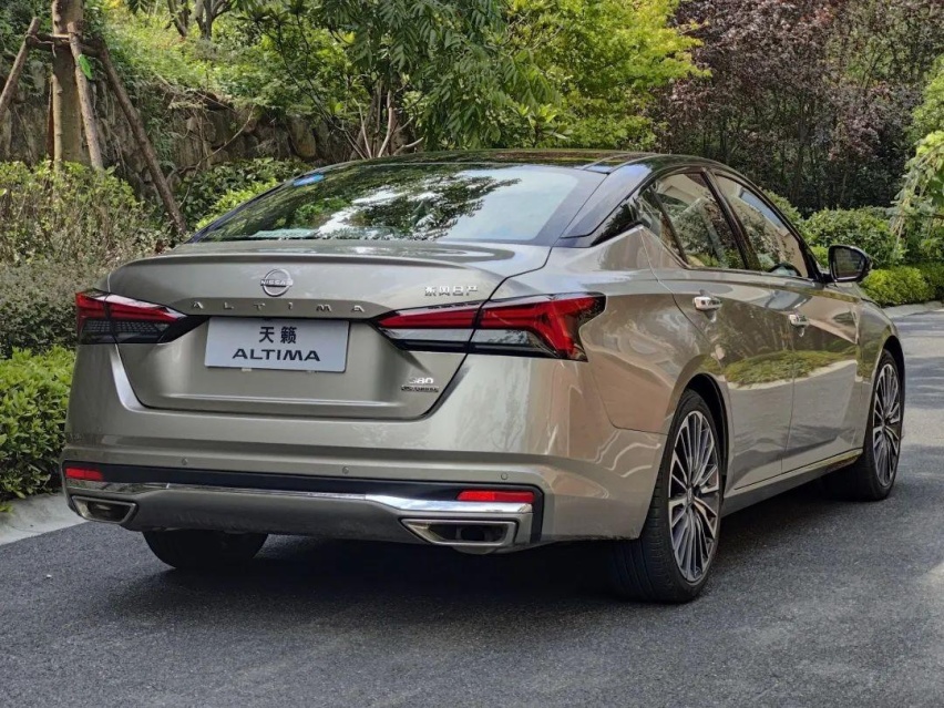 试驾新天籁2.0T：极致舒适配2.0T，没有谁比日产更懂舒适