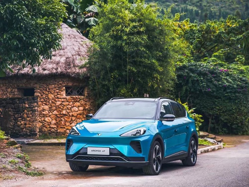极狐汽车阿尔法T 纯电SUV 自驾远行的美好与惬意
