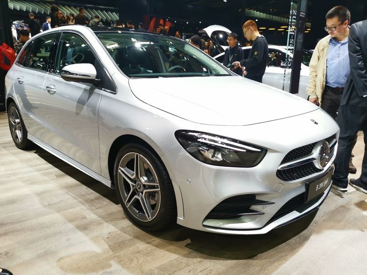 奔驰B200