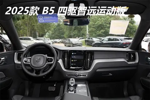 广州车展探馆：新款沃尔沃XC60极夜版候场，搭2.0T动力