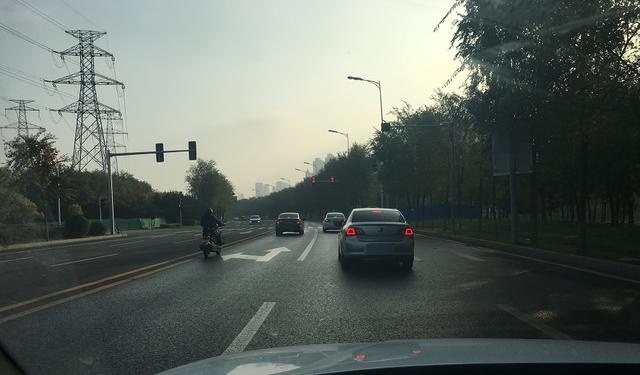 新车被外卖小哥撞到，和对方索要修车钱，错了吗？
