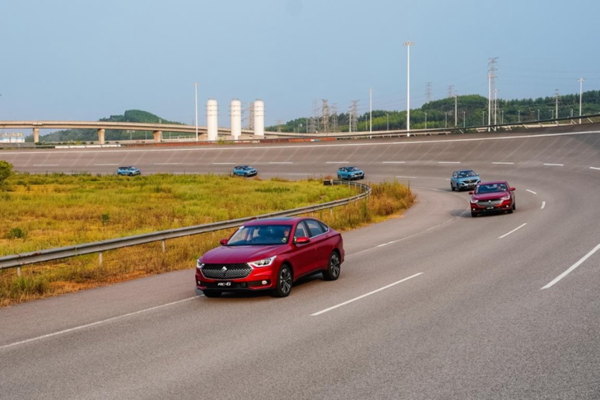 科技赋予驾驶的惬意感 亲民型科技良驹新宝骏RC-6、RM-5