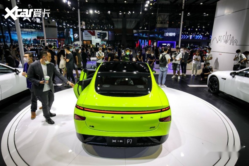 3669万起售的小鹏p7鹏翼版配超跑剪刀门广州车展