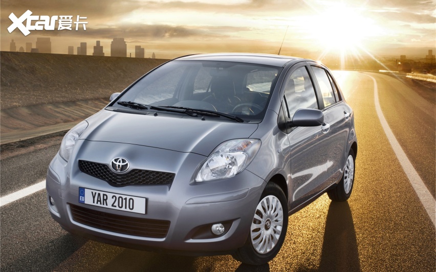 后来的雅力士呢,就正式引入交给广汽丰田生产.