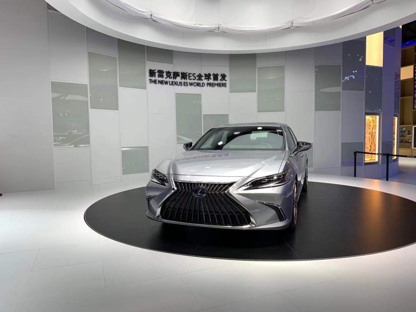 前脸造型更加犀利 2021上海车展全新雷克萨斯ES实车图