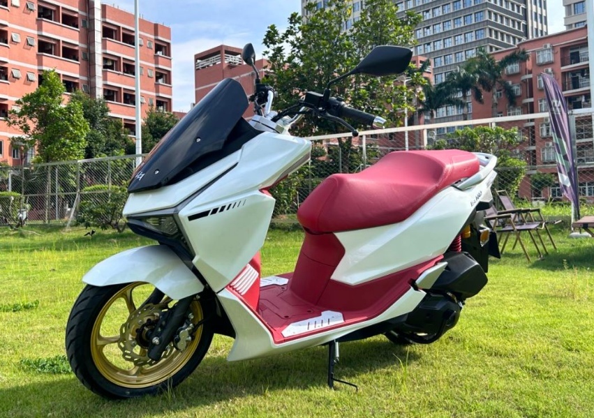 老厂制造！高配低价代表车型：原创外观，ABS+TCS，续航350km