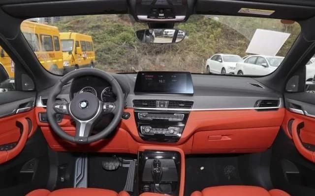 20万就能开回家的BBA豪华紧凑SUV,这两款怎么选?