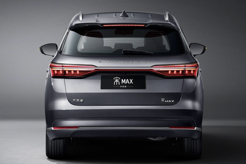 看到这辆车，突然有一种家的安全感，2021款比亚迪宋MAX