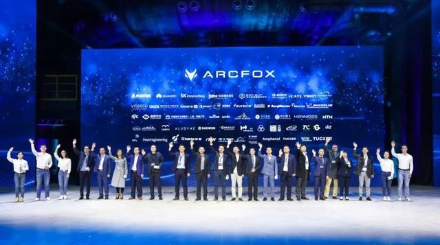 ARCFOX αT：北汽这款车要跟特斯拉、蔚来硬抗了