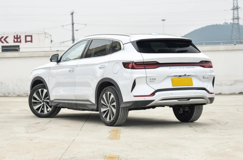 15万预算买SUV，想要省油空间大，宋PLUS DM-i荣耀版值得一看