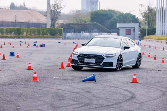 奥迪，重新出发——试驾上汽奥迪全新A7L、Q5 e-tron