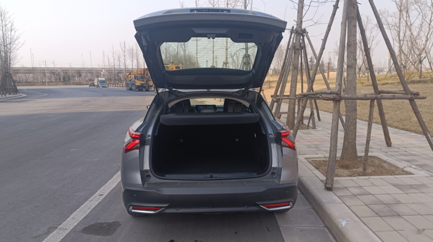 给凡尔赛C5 X的建议：下次新车增配，能不能大张旗鼓的宣传？