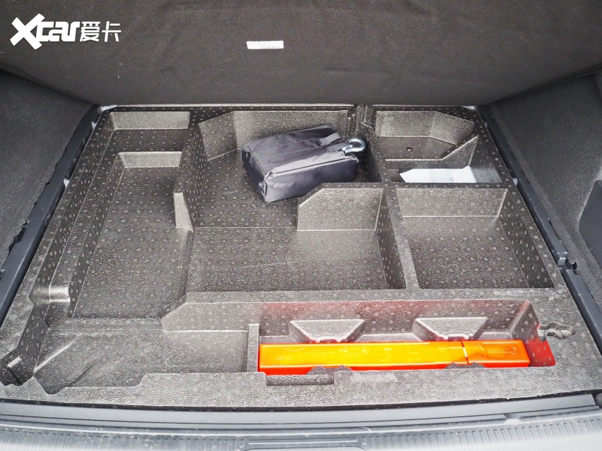 开惯爱丽舍，再开凡尔赛C5 X，感受到了轿车与旅行车的差距