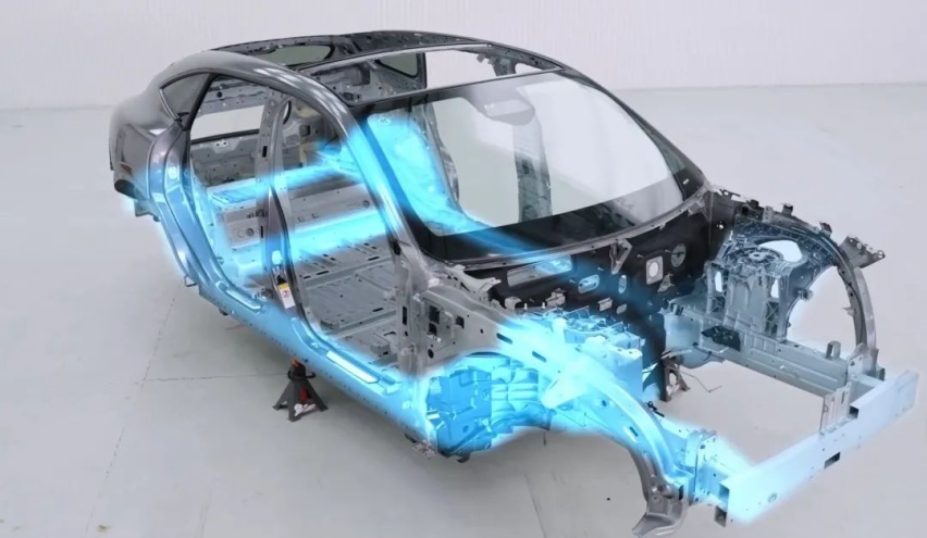化茧成蝶，中国汽车底盘进化论—底盘解析阿维塔11 VS Model Y